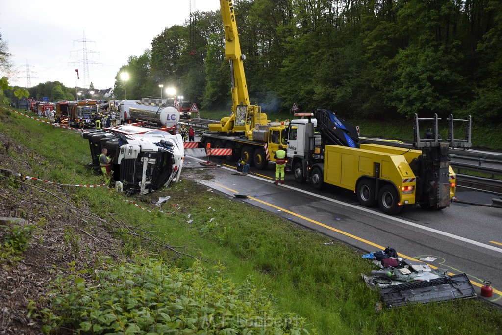 VU Gefahrgut LKW umgestuerzt A 4 Rich Koeln Hoehe AS Gummersbach P301.JPG - Miklos Laubert